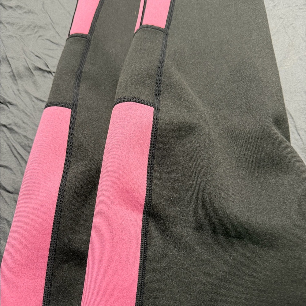 Chic Sleeveless Sauna Suit with Pink Accents - Picture 3 of 4